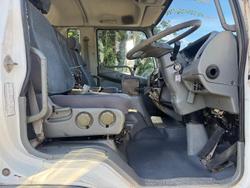 1998 Mitsubishi Fm WHITE