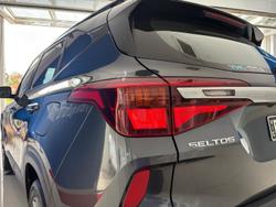 2021 Kia
Seltos Sport