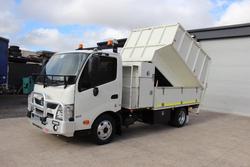 2016 Hino 300 617 617 WHITE