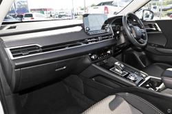 2025 Mitsubishi Outlander PHEV ES ZM MY24 AWD White Diamond