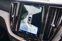 2022 Volvo
XC60 B5 Inscription