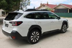 2024 Subaru Outback AWD Touring