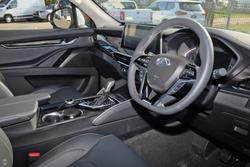 2023 LDV
D90 Executive