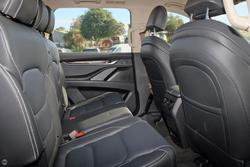 2023 LDV
D90 Executive