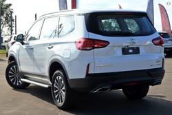 2023 LDV
D90 Executive