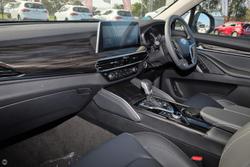 2023 LDV
D90 Executive