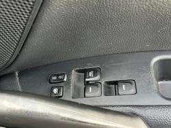 2012 Hyundai
                Veloster +