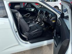 2012 Hyundai
                Veloster +
