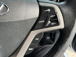 2012 Hyundai
                Veloster +