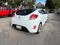 2012 Hyundai
                Veloster +
