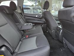2020 Nissan
                Pathfinder ST