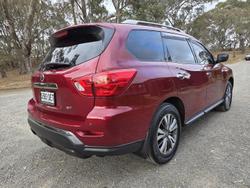 2020 Nissan
                Pathfinder ST