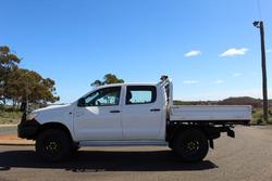 2015 Toyota
Hilux SR