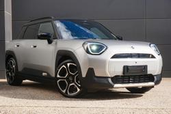 2024 MINI
Aceman SE Favoured