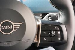 2024 MINI
Aceman SE Favoured