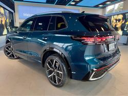 2025 Volkswagen
                Tiguan 195TSI R-Line