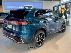 2025 Volkswagen
                Tiguan 195TSI R-Line