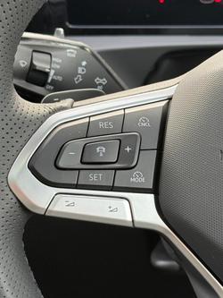 2025 Volkswagen
                Tiguan 195TSI R-Line