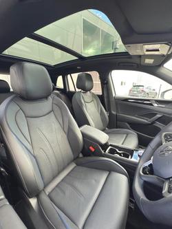 2025 Volkswagen
                Tiguan 195TSI R-Line