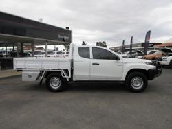 2022 Mitsubishi
Triton GLX