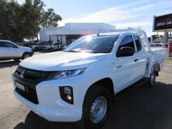 2022 Mitsubishi
Triton GLX