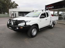 2022 Mitsubishi
Triton GLX