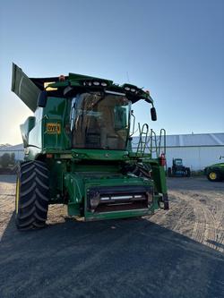 2015 John Deere S690 Green