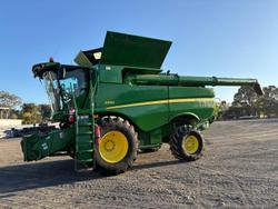 2015 John Deere S690 Green