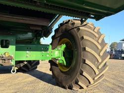 2015 John Deere S690 Green