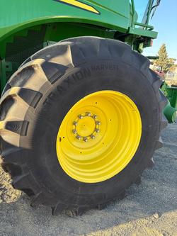 2015 John Deere S690 Green