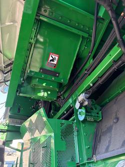 2015 John Deere S690 Green