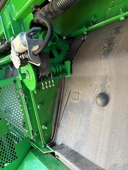 2015 John Deere S690 Green