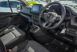 2025 Renault
                Trafic Pro
