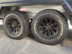 2025 JB Caravans 23'6 Dirt Road Xtreme Rear Club Save $12,365 Was $123,650