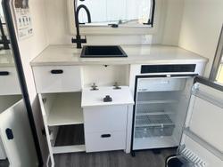 2025 JB Caravans Gator Hybrid 14'