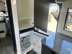 2025 JB Caravans Gator Hybrid 16'