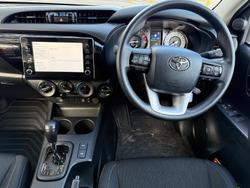 2024 Toyota
Hilux SR