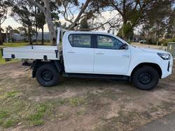 2024 Toyota
Hilux SR