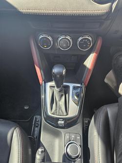 2017 Mazda
CX-3 sTouring