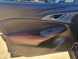 2017 Mazda
CX-3 sTouring