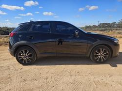 2017 Mazda
CX-3 sTouring