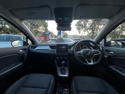 2022 Renault
Captur Life