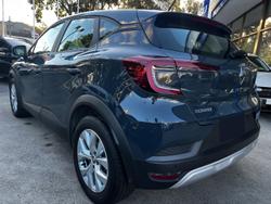 2022 Renault
Captur Life