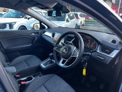 2022 Renault
Captur Life