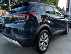 2022 Renault
Captur Life