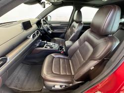 2020 Mazda
CX-5 Akera