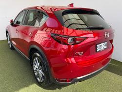 2020 Mazda
CX-5 Akera