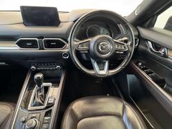 2020 Mazda
CX-5 Akera