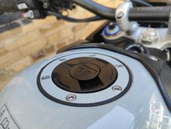 2025 TRIUMPH TIGER 900 RALLY PRO ROAD ASH GREY / INTENSE ORANGE