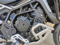 2025 TRIUMPH TIGER 900 RALLY PRO ROAD ASH GREY / INTENSE ORANGE